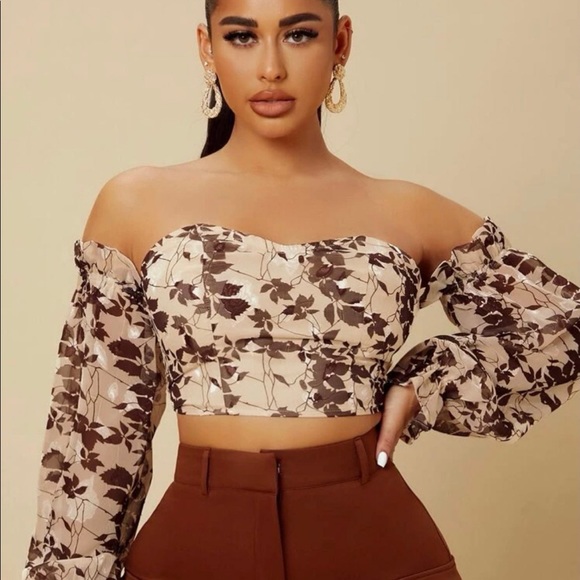 Tops - Off shoulder woman’s top